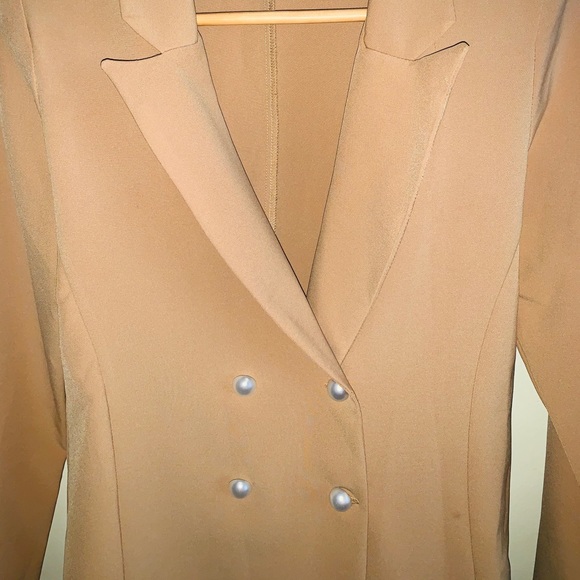 Blazer - Picture 3 of 4